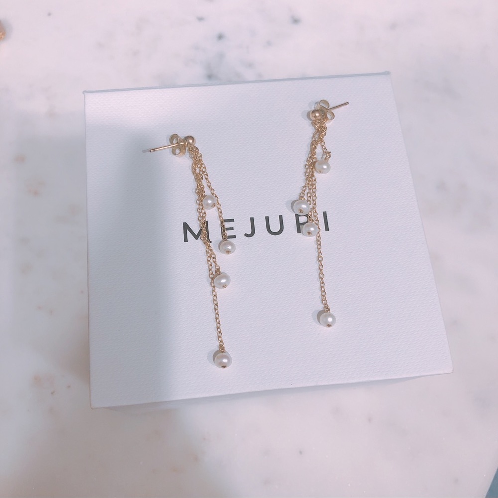 Dainty Pearl Drop Earrings